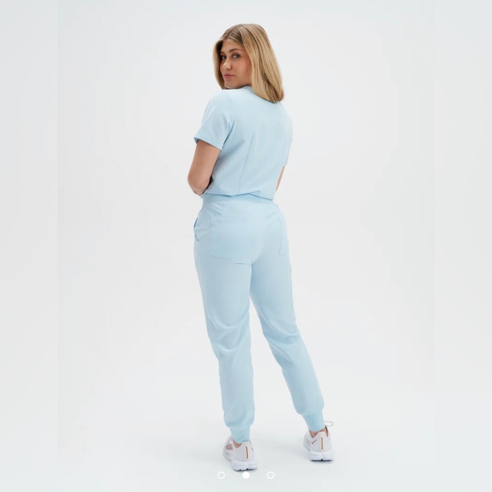 Garade Malade Scrub Set! - Picture 4 of 12